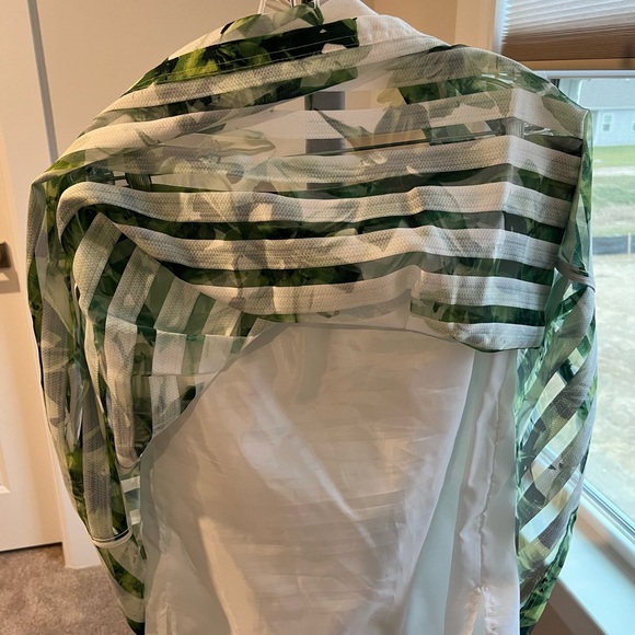 Beautiful multi shade green and white skirt - Picture 4 of 5